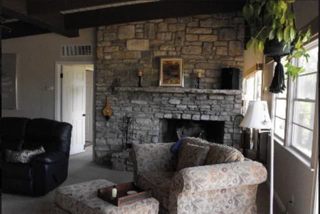 3-bedroom rental at 310 County Road 263 in Mico, TX — photo 4
