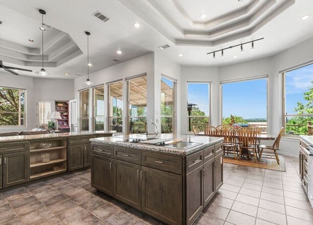 4-bedroom rental at 31360 Wild Oak Hl in Fair Oaks Ranch, TX — photo 3