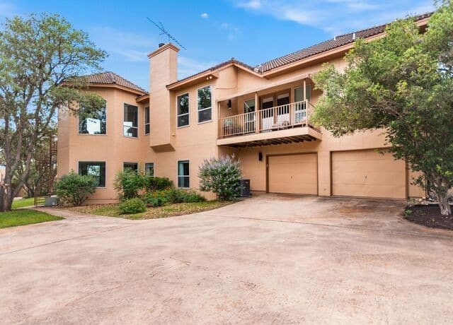 4-bedroom rental at 31360 Wild Oak Hl in Fair Oaks Ranch, TX — photo 5