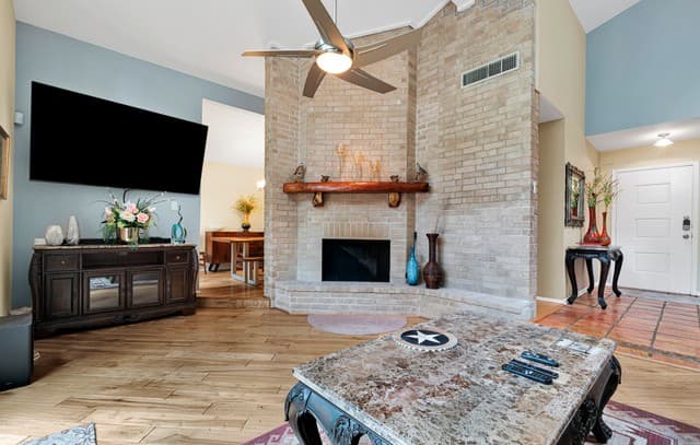 4-bedroom rental at 3511 Hunters Cir in San Antonio, TX — photo 4