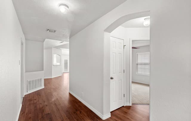 3-bedroom rental at 208 Latigo Ln in Boerne, TX — photo 3