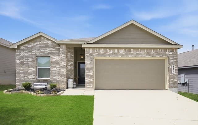 3-bedroom rental at 5432 Cloves Cv in St Hedwig, TX — photo 1