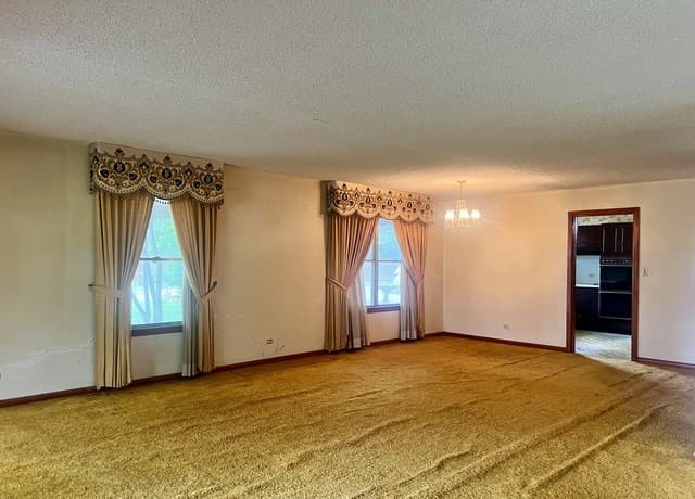 3-bedroom rental at 364 School Dr in Poteet, TX — photo 4
