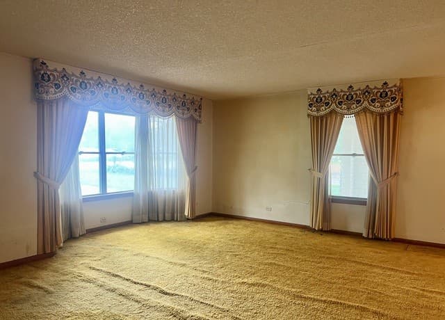 3-bedroom rental at 364 School Dr in Poteet, TX — photo 5