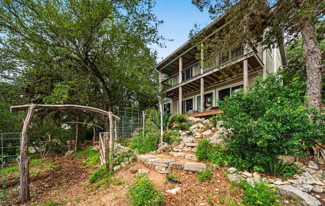 2-bedroom rental at 776 Grandview Circle in Bandera, TX — photo 4
