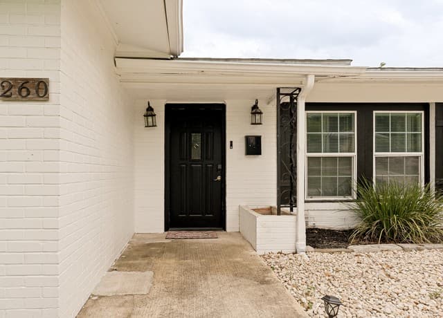 Home for sale at 260 Wyanoke Dr in San Antonio, TX — photo 3