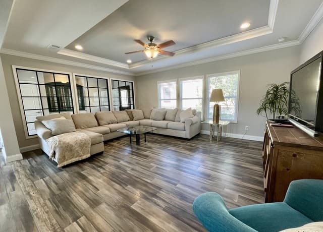 3-bedroom rental at 203 Ranch Dr in Bandera, TX — photo 4