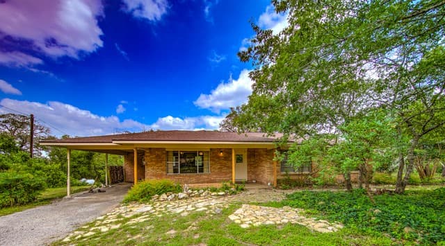 3-bedroom rental at 105 Walnut Grove Rd in Boerne, TX — photo 1