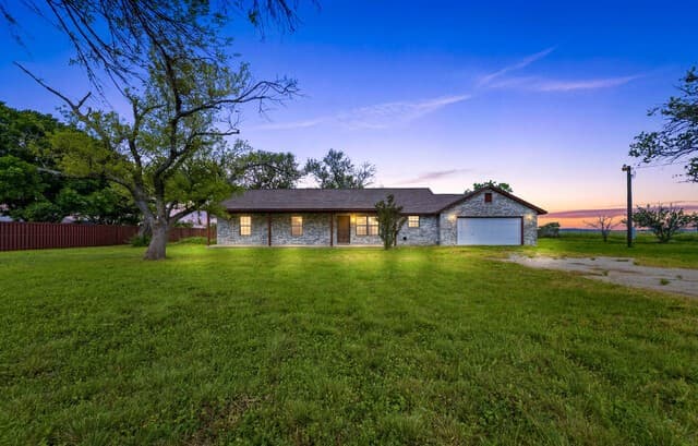 3-bedroom rental at 5745 Fm 471 N in Rio Medina, TX — photo 1