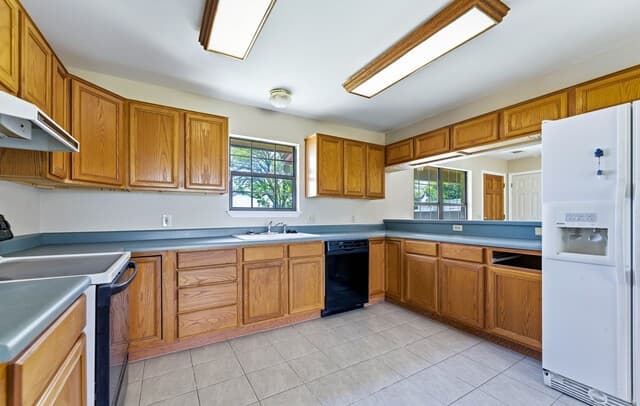 3-bedroom rental at 5745 Fm 471 N in Rio Medina, TX — photo 5