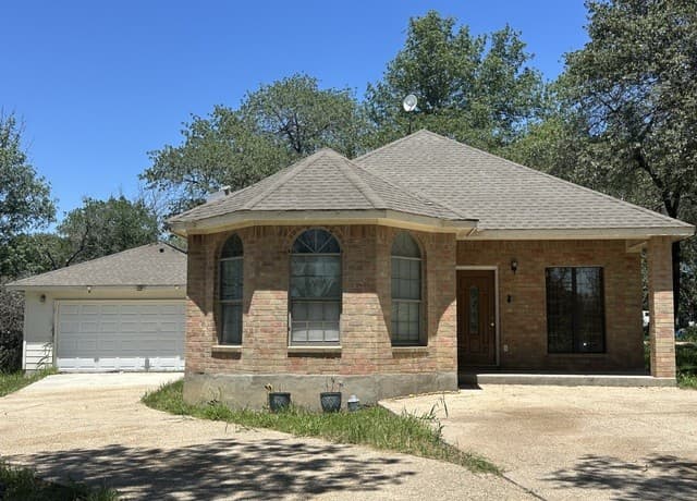 3-bedroom rental at 23138 Opportunity Dr in Elmendorf, TX — photo 1