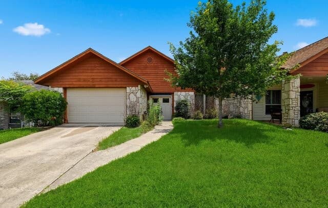 Home for sale at 3813 Hunters Gln in Schertz, TX — photo 2