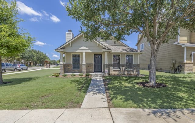 Home for sale at 128 Saddle Trl in Cibolo, TX — photo 2