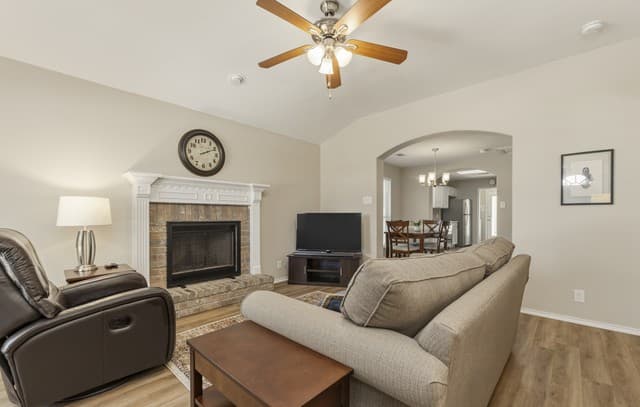 Home for sale at 128 Saddle Trl in Cibolo, TX — photo 4
