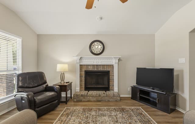 Home for sale at 128 Saddle Trl in Cibolo, TX — photo 5