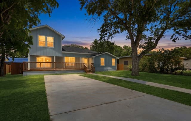 3-bedroom rental at 8013 E 6th St in Somerset, TX — photo 3
