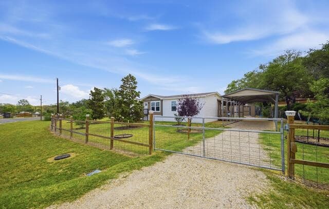 3-bedroom rental at 22718 Gold Gap St in Elmendorf, TX — photo 3
