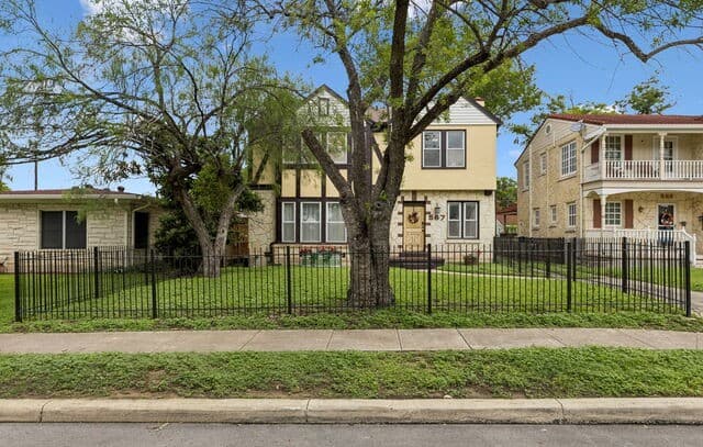 Home for sale at 567 Donaldson in San Antonio, TX — photo 3