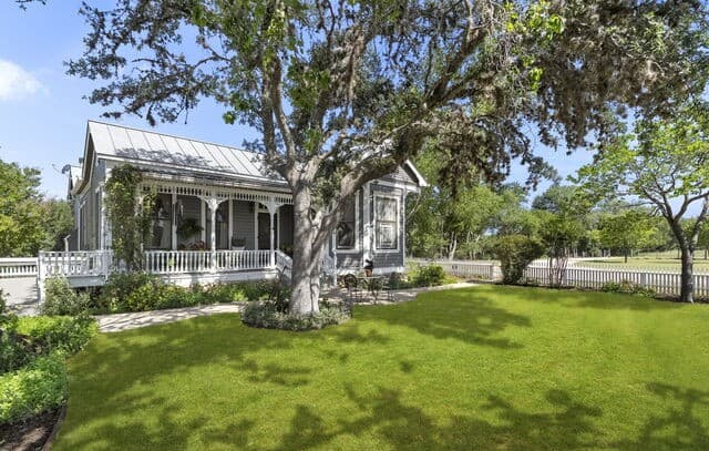 2-bedroom home for sale at 112 N. River Bend Road in Comfort TX
