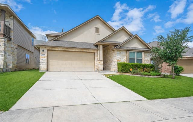 5-bedroom rental at 425 Cactus Flower in Cibolo, TX — photo 2