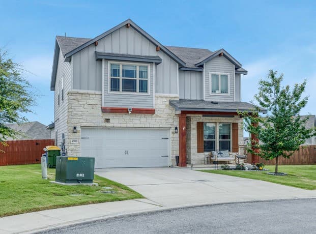 4-bedroom rental at 4902 Oxbow Bnd in St Hedwig, TX — photo 1