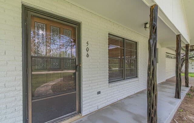 3-bedroom rental at 506 Magnolia in Jourdanton, TX — photo 4