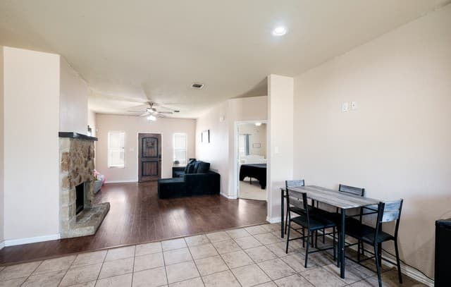 3-bedroom rental at 531 Indian Xing in Jourdanton, TX — photo 5