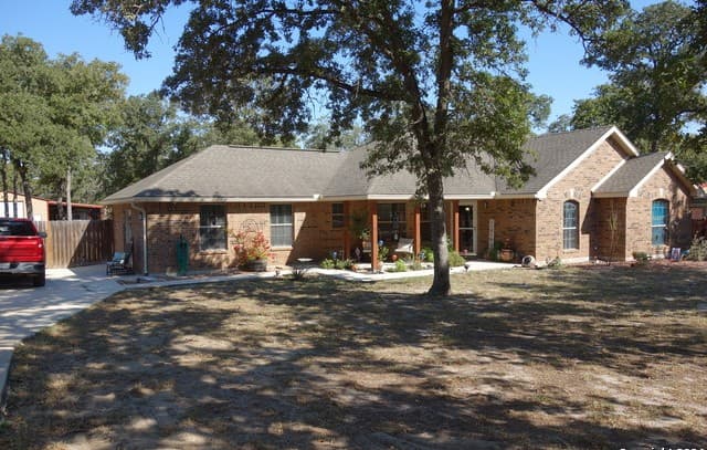 4-bedroom home for sale at 139 Champions Blvd in La Vernia TX