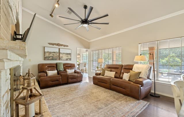 5-bedroom rental at 27240 Boerne Glen in Boerne, TX — photo 5