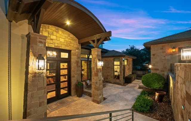 Home for sale at 48 Oakland Hls in Boerne, TX — photo 3