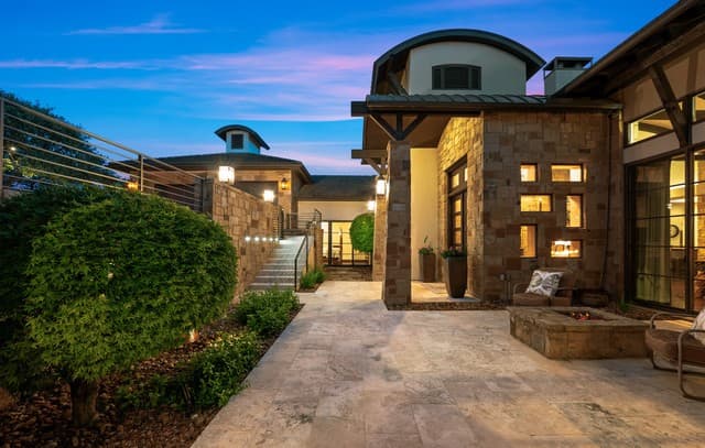 Home for sale at 48 Oakland Hls in Boerne, TX — photo 4