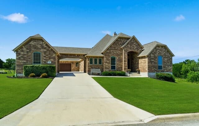 3-bedroom rental at 333 Cascade Trl in Castroville, TX — photo 4