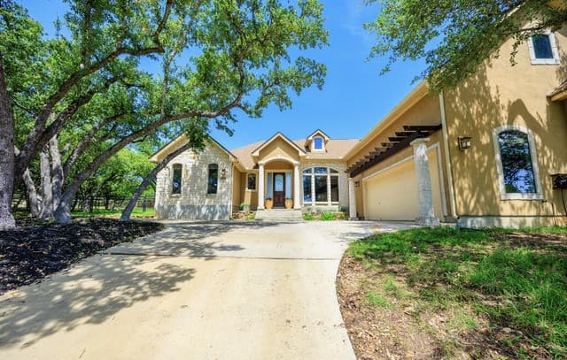 3-bedroom rental at 3015 River Way in Spring Branch, TX — photo 3