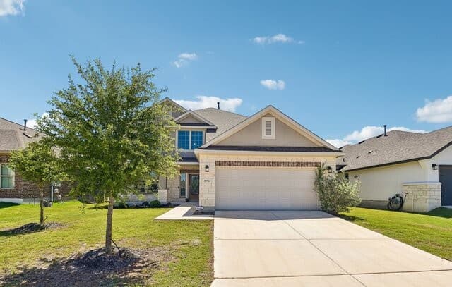 4-bedroom rental at 29734 Wackford Rdg in Fair Oaks Ranch, TX — photo 2