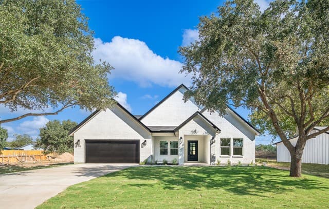 Home for sale at 169 Pine Valley Dr in La Vernia, TX — photo 3