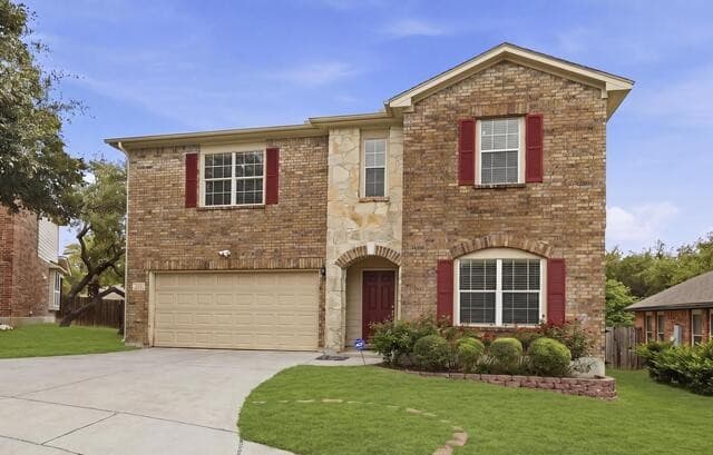 4-bedroom rental at 8214 Sabinoso Dr in Helotes, TX — photo 3