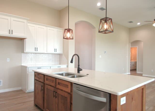 4-bedroom rental at 508 Alta Vista Dr in Pleasanton, TX — photo 5