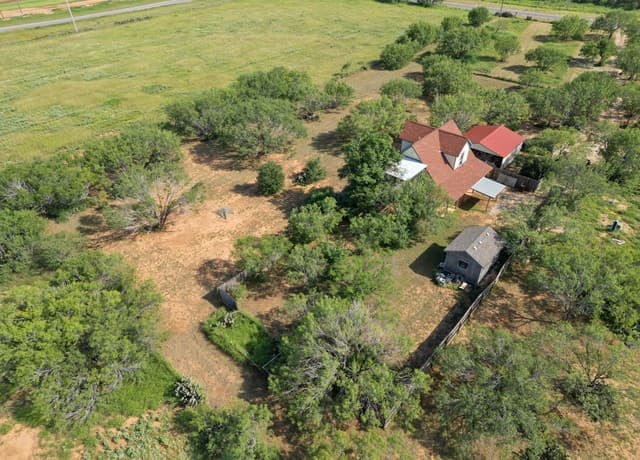 3-bedroom rental at 90 County Road 308a in Jourdanton, TX — photo 4