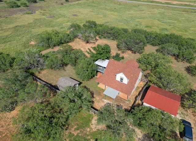 3-bedroom rental at 90 County Road 308a in Jourdanton, TX — photo 5