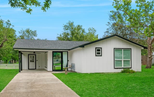 3-bedroom rental at 212 Shadywood in Boerne, TX — photo 1