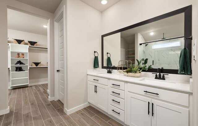 4-bedroom rental at 17129 Elder Walnut Drive in Elmendorf, TX — photo 3