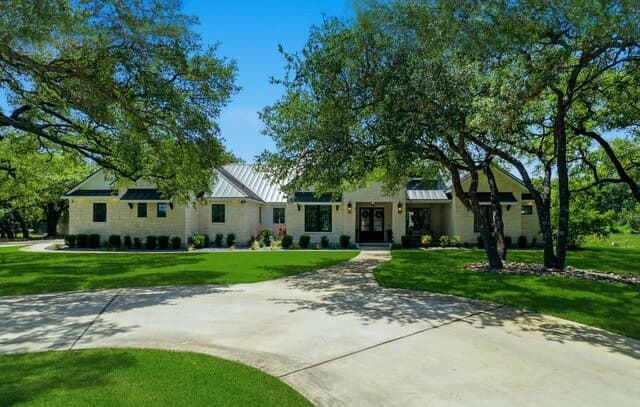 4-bedroom rental at 108 Wyatt Trl in Boerne, TX — photo 1