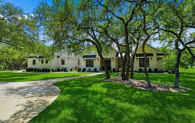 4-bedroom rental at 108 Wyatt Trl in Boerne, TX — photo 2
