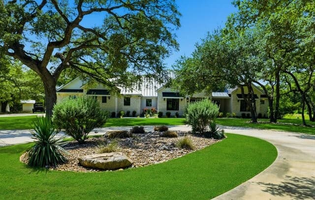 4-bedroom rental at 108 Wyatt Trl in Boerne, TX — photo 4
