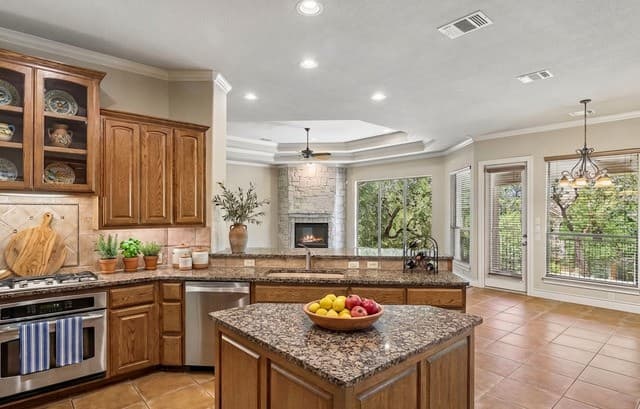 4-bedroom rental at 130 Santa Ursula in Helotes, TX — photo 3