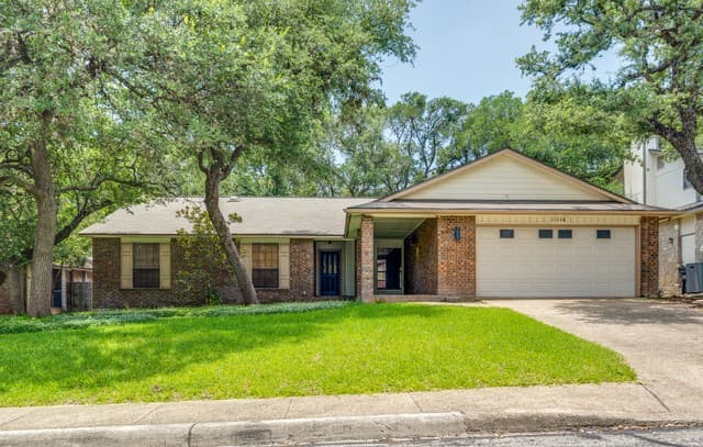 4-bedroom rental at 13706 Oak Pebble in San Antonio, TX — photo 1