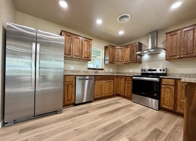 3-bedroom rental at 1019 Cr 160 in Kenedy, TX — photo 2