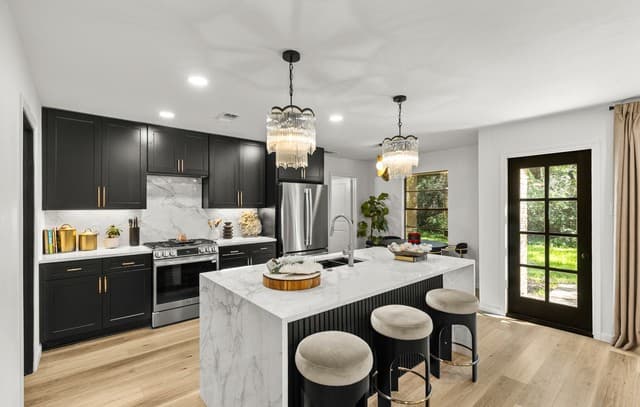 4-bedroom rental at 2822 Low Oak St in San Antonio, TX — photo 3