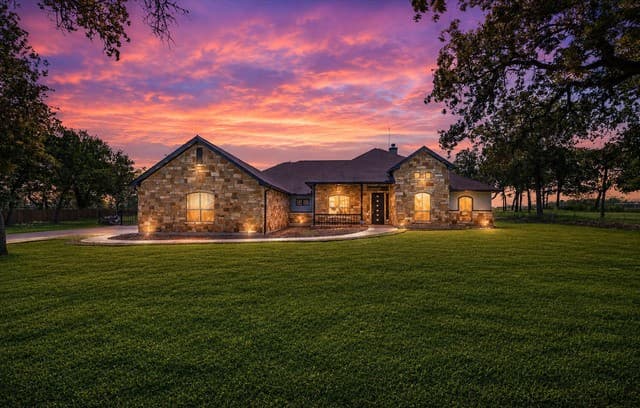 4-bedroom rental at 156 Woodlands Dr in La Vernia, TX — photo 1