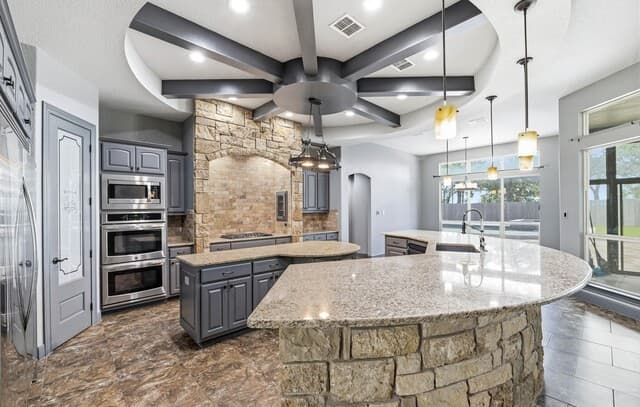 4-bedroom rental at 156 Woodlands Dr in La Vernia, TX — photo 3